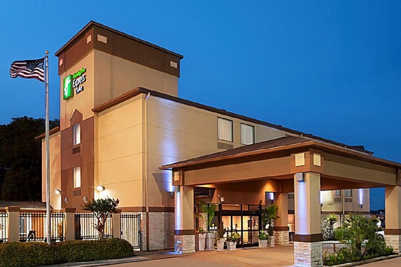 Holiday Inn Express & Suites Spring - Woodlands Area, An Ihg Hotel Exterior photo